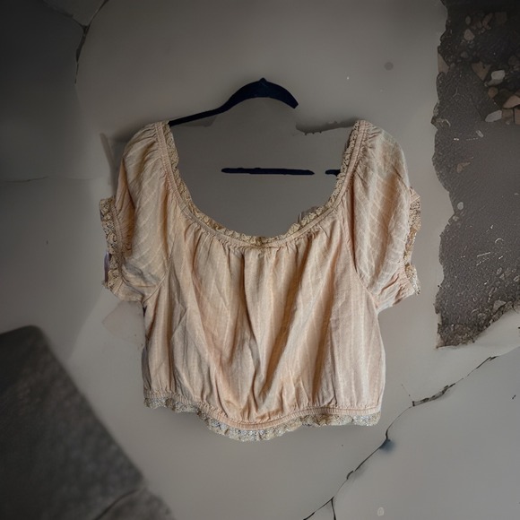 American Eagle By Payless Tops - American Eagle Off Shoulder Blouse Peach Lace Trim Boho Top XL Casual